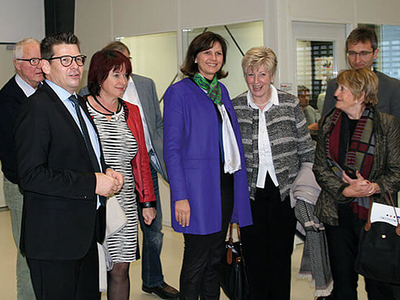 La ministre d'État bavaroise Ilse Aigner rend visite à la société ept GmbH