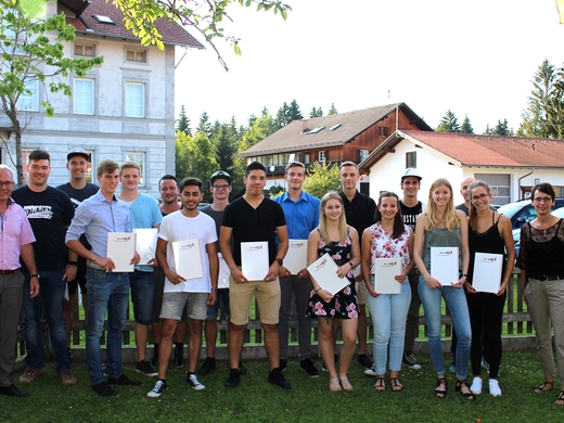Sept apprentis fêtent l'obtention de leur diplôme